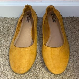 Brash Yellow Heeled Ballet Flats Suede size 8